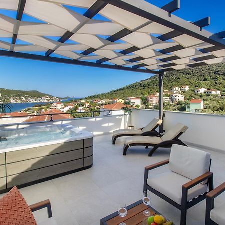 Villa Dalmatian Child With Swimming Pool, Close To The Beach Vinisce ภายนอก รูปภาพ