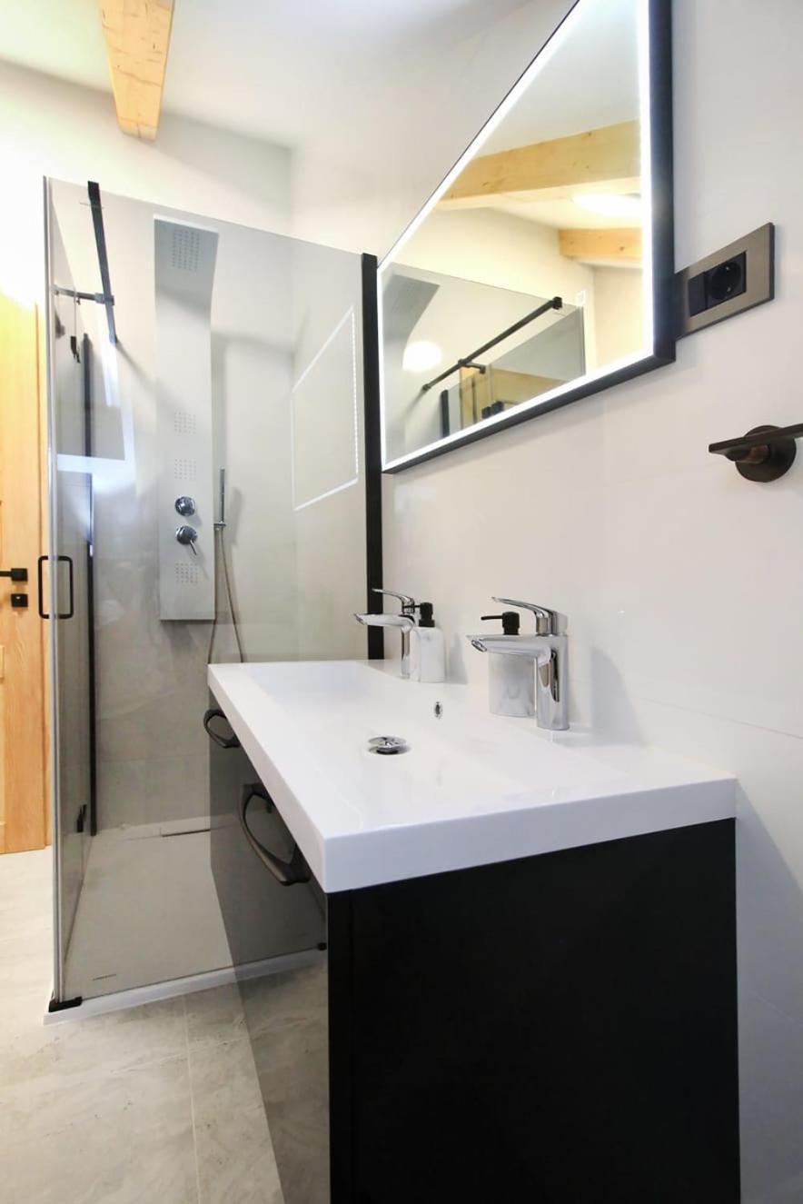 Villa Dalmatian Child With Swimming Pool, Close To The Beach Vinisce ภายนอก รูปภาพ